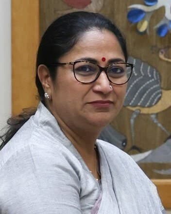 Official portrait of Rekha Gupta, Chief Minister of Delhi.